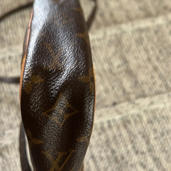 Louis Vuitton monogram crossbody - Picture 5 of 16